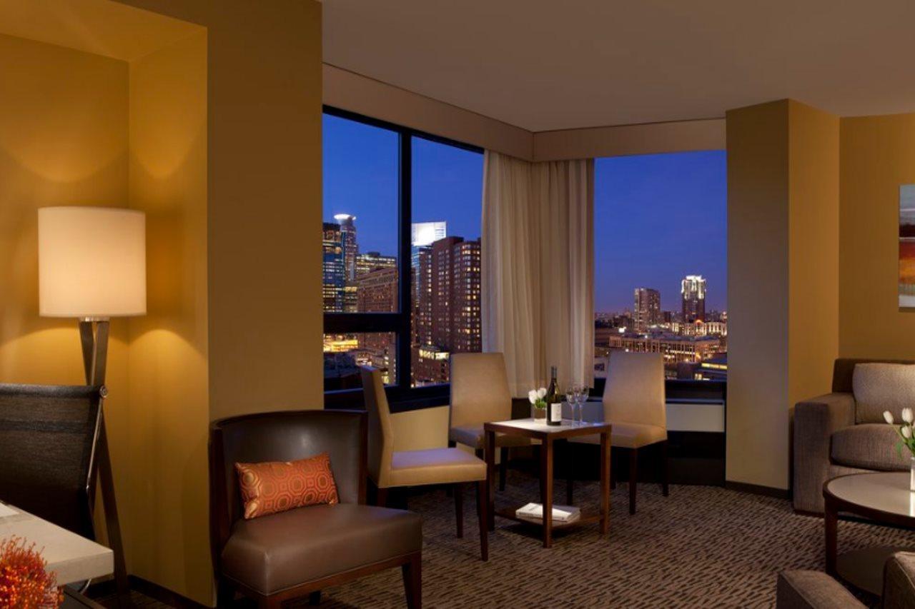 Sheraton Minneapolis Downtown Convention Center Buitenkant foto