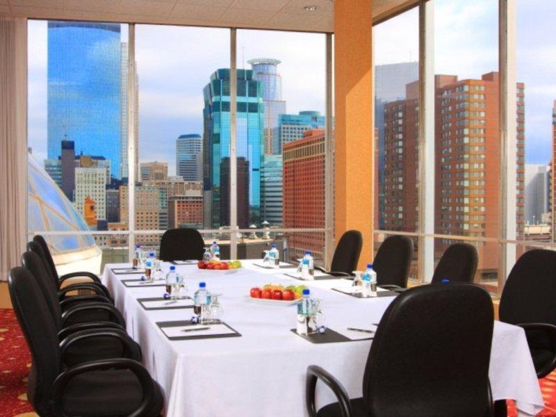 Sheraton Minneapolis Downtown Convention Center Buitenkant foto