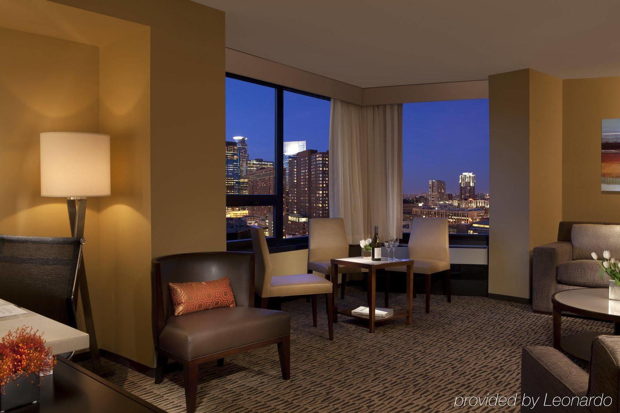 Sheraton Minneapolis Downtown Convention Center Buitenkant foto